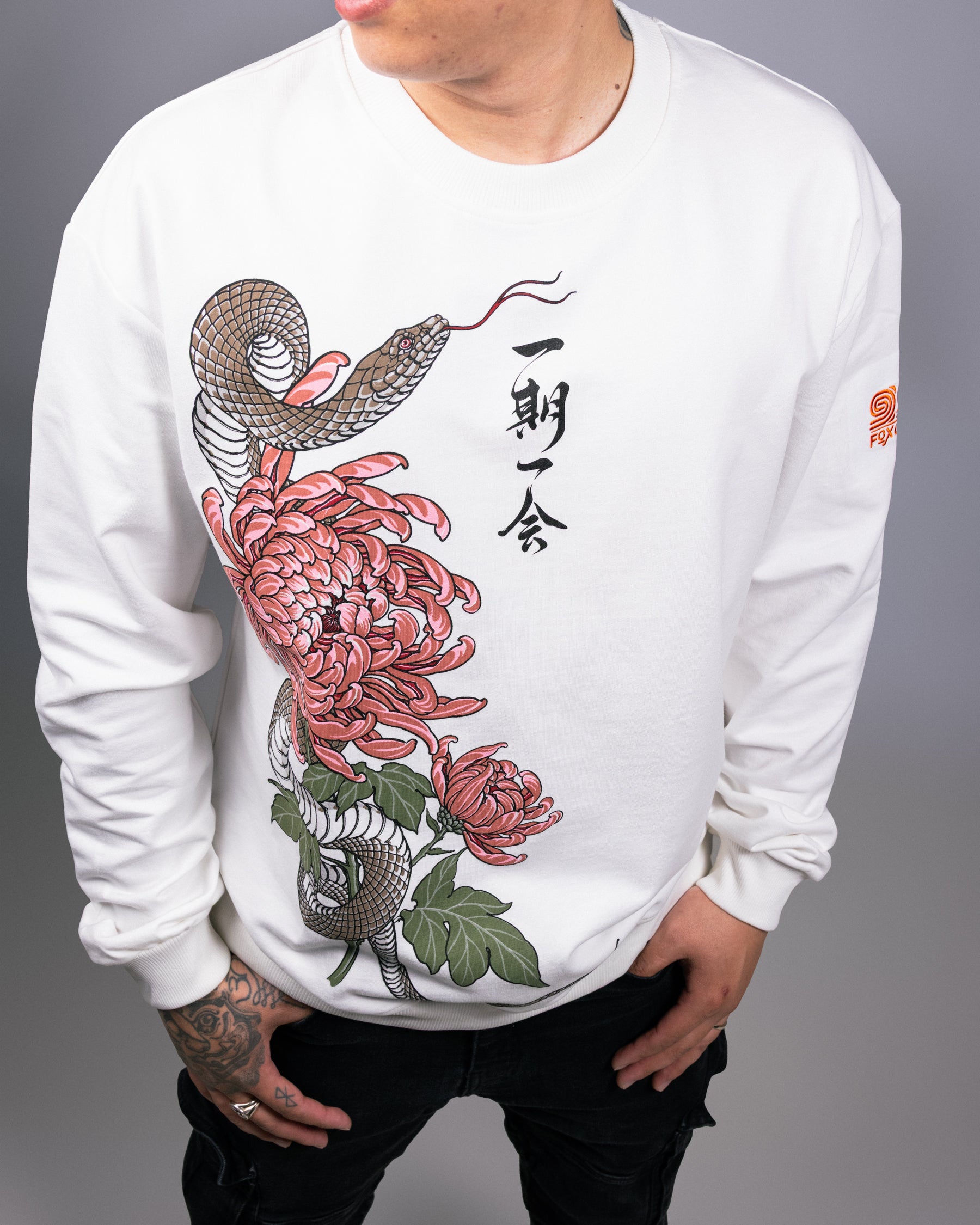 snake and chrysanthemum - sweater.